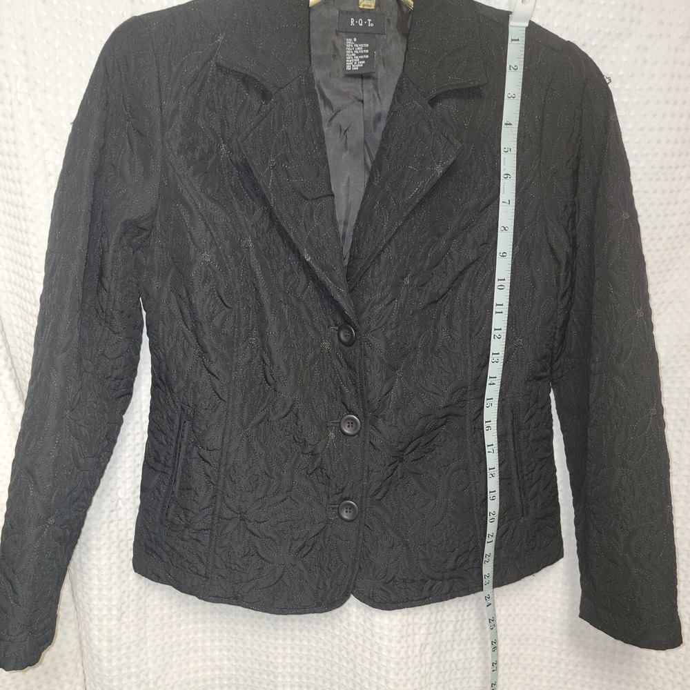 R.Q.T. Jacket  Lightweight Quilted, button Front, Embroidery accents small